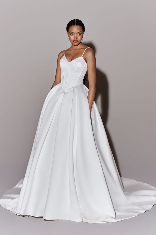 Brautkleid aus Satin
