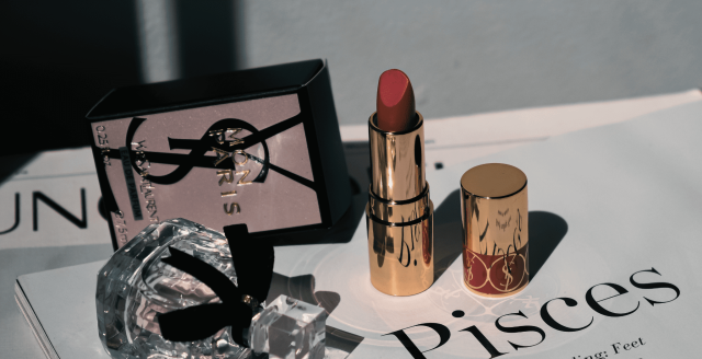 Lippenstift und Blush