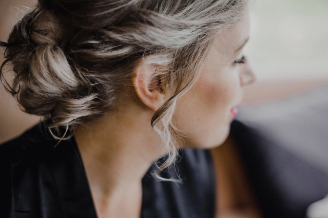 bruidskapsel met lage knot