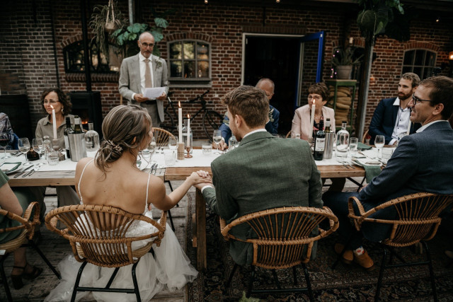 les mariés avec leur famille
