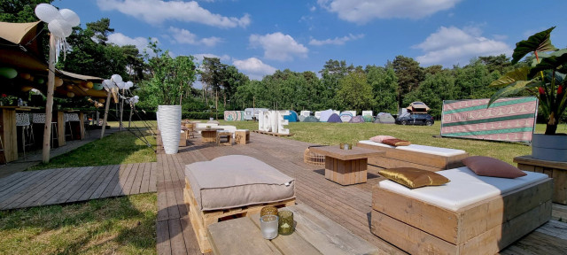 zitplekken festivalbruiloft