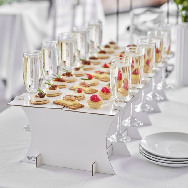 Servierbrett für Snacks und Sekt