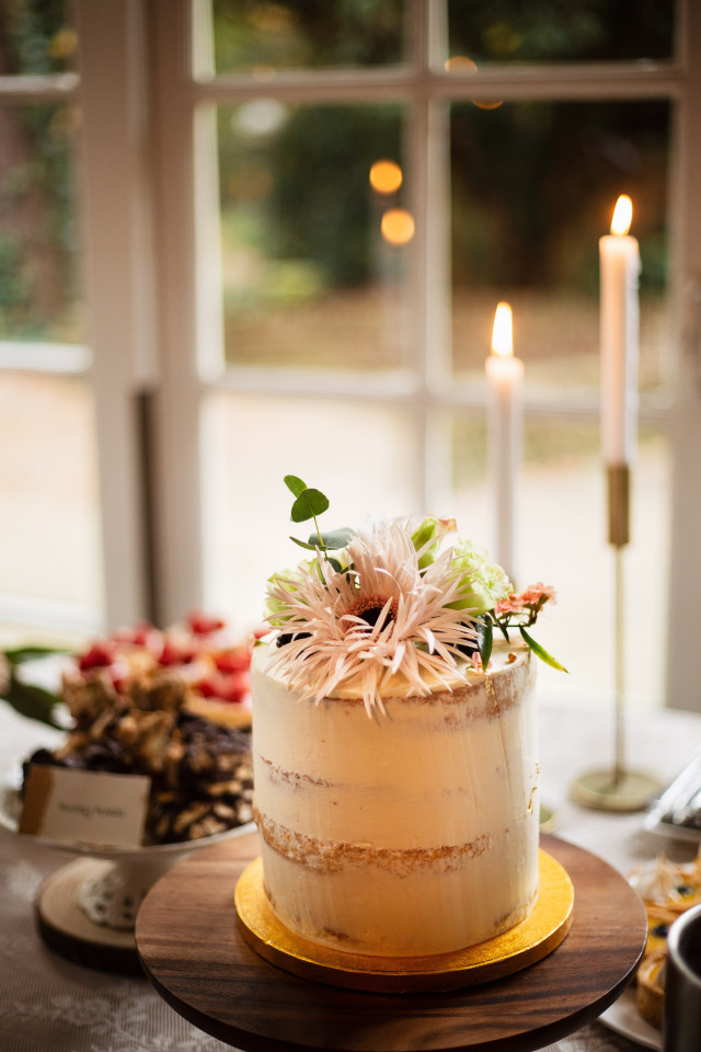 Einstöckige Hochzeitstorte
