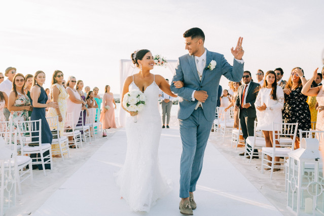 ceremonie in Aruba trouwen op het strand