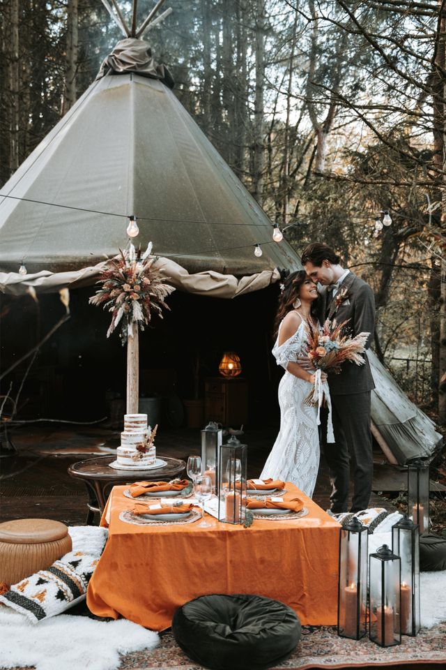 glamping elopement bruiloft
