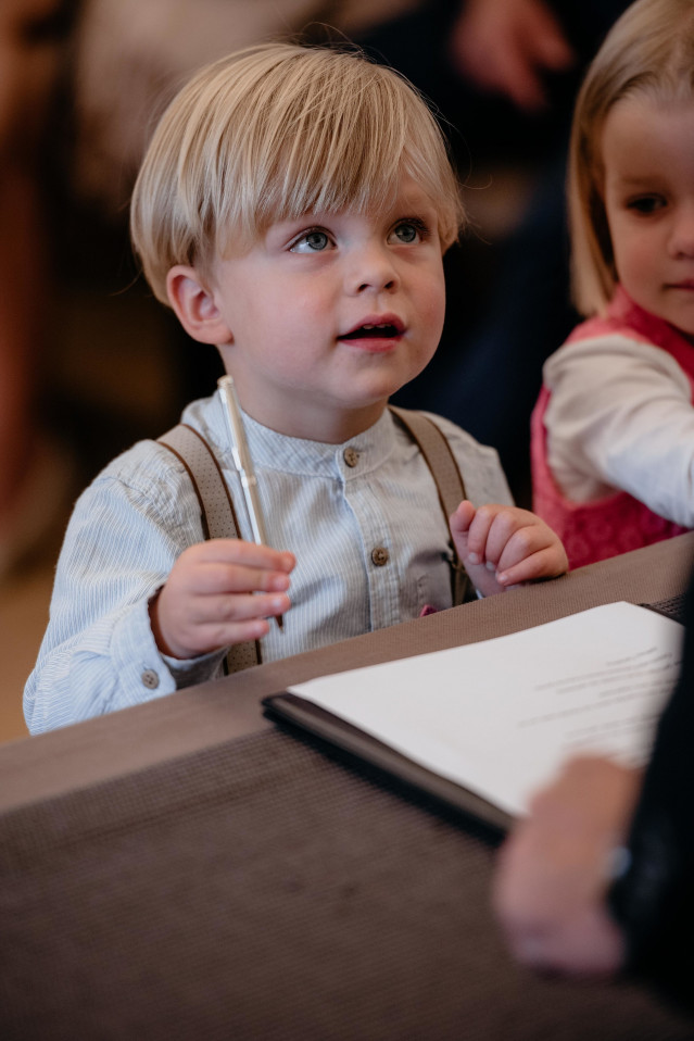 kinderakte ondertekenen op bruiloft