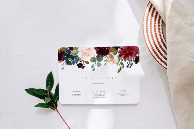trouwkaart met bloemen en rozen