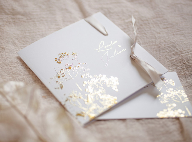 trouwkaart chique met goudfolie letters