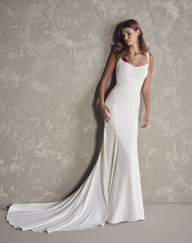 Braut in einem Fit and Flare Brautkleid