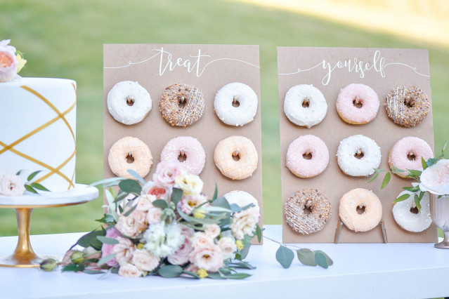 donut wall op bruiloft