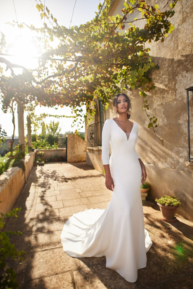 Schlichtes Brautkleid aus Satin