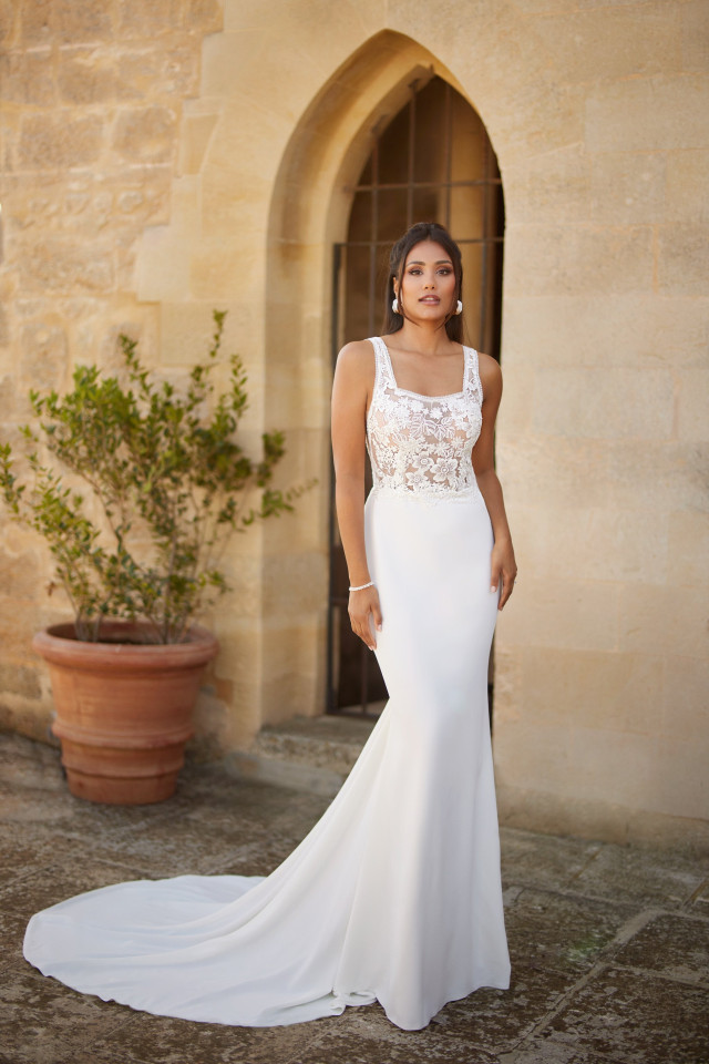 Brautkleid mit Spitzenoberteil und Satinrock