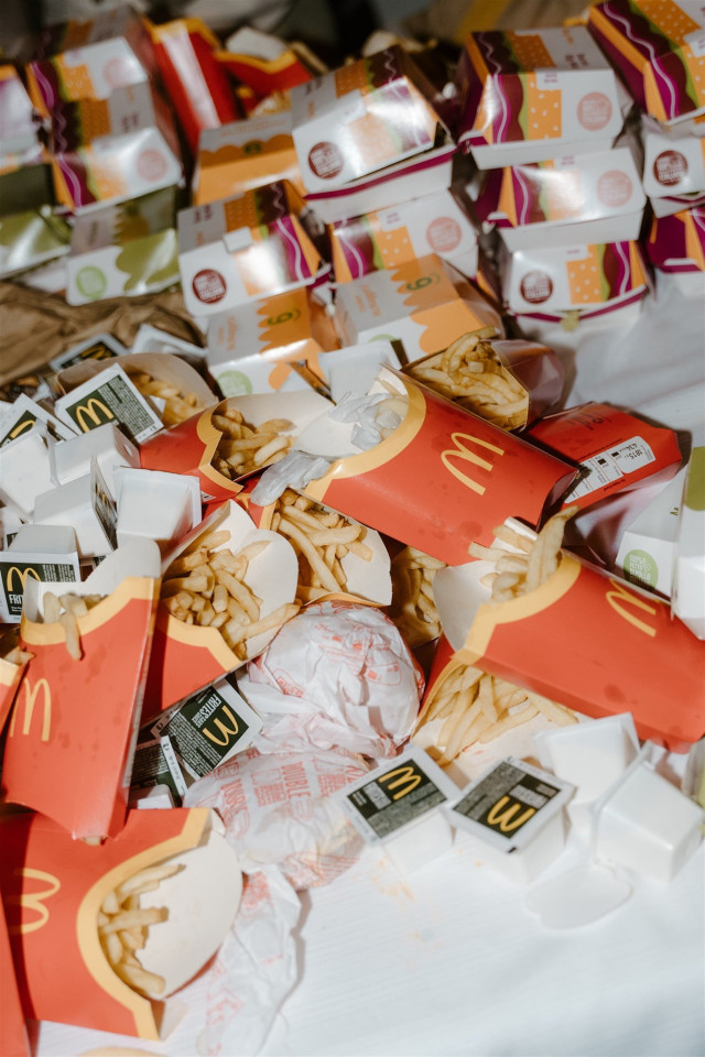 Mitternachtssnack Hochzeit mit McDonalds Pommes