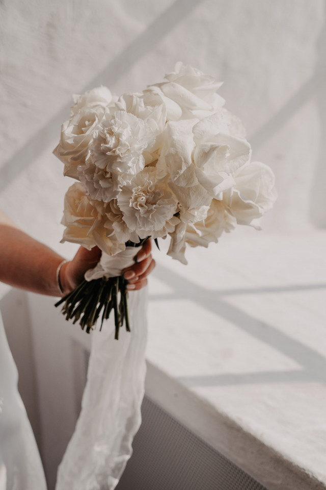 Mariée avec bouquet de mariée