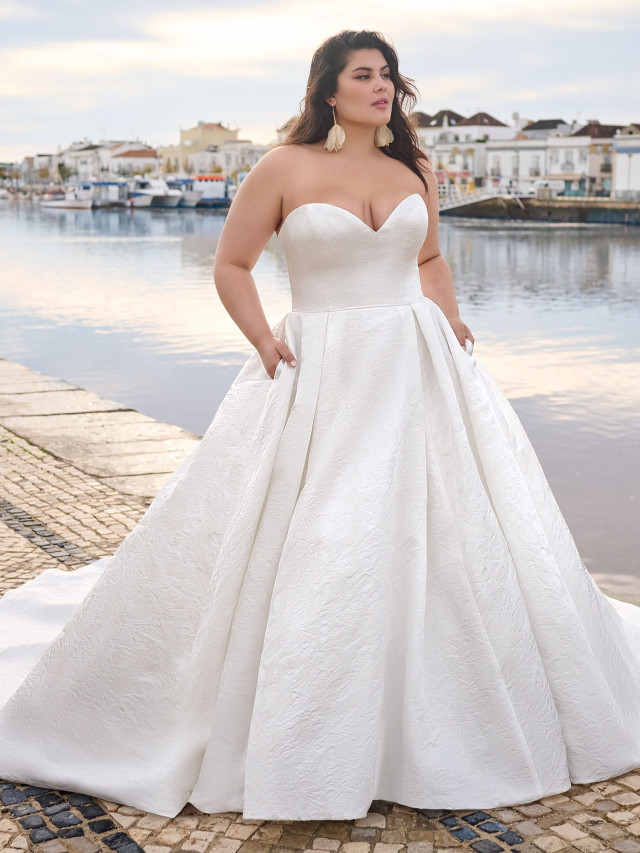 Sottero et Midgley Cyprus Curve