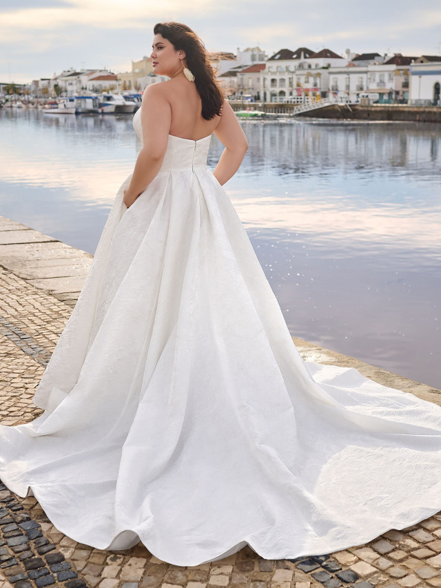 Sottero et Midgley Cyprus Curve