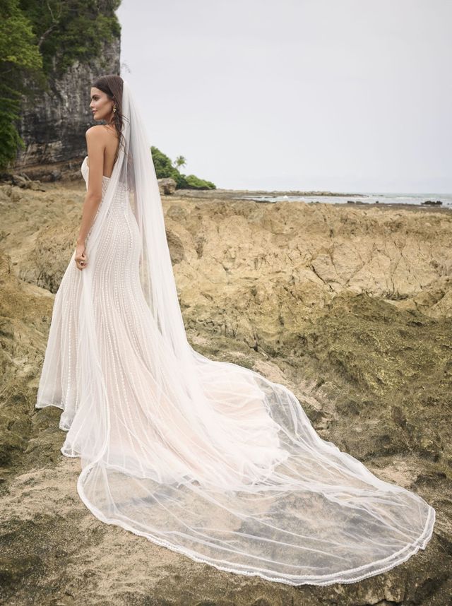 Iravati Brautkleid