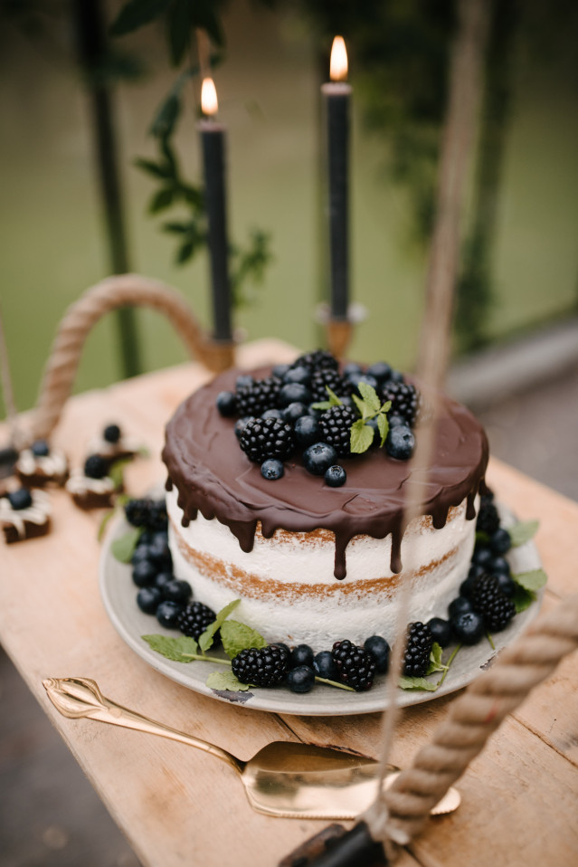 Hochzeitstorte mit Schokoladenglasur