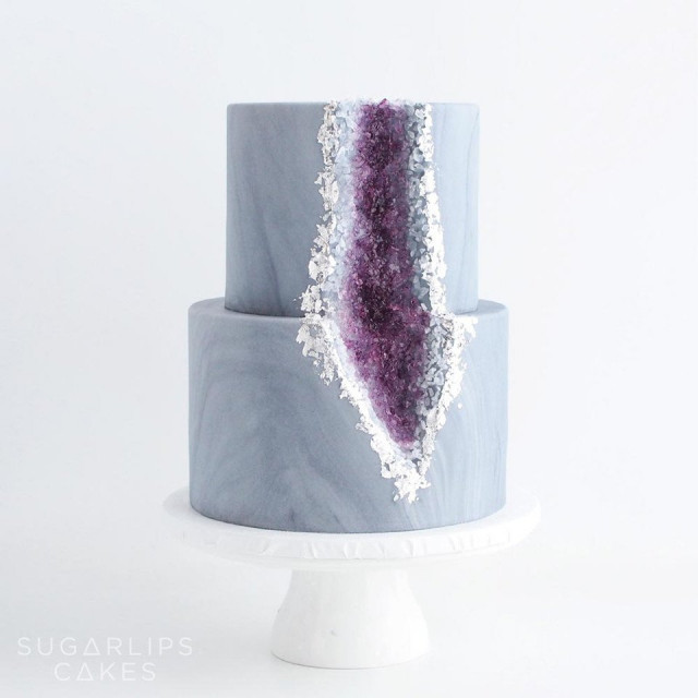 Hochzeitstorte mit Kristalldesign