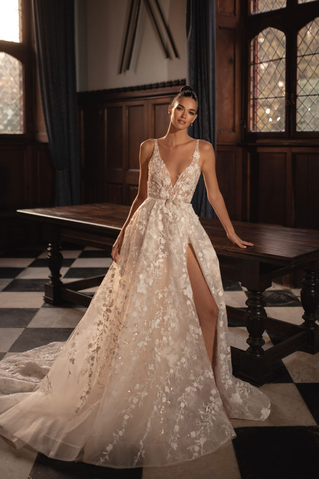 Vestido blanco de flores.