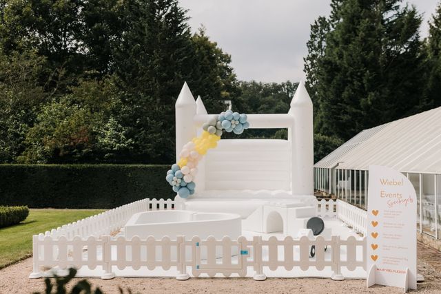 springkussen huren bruiloft