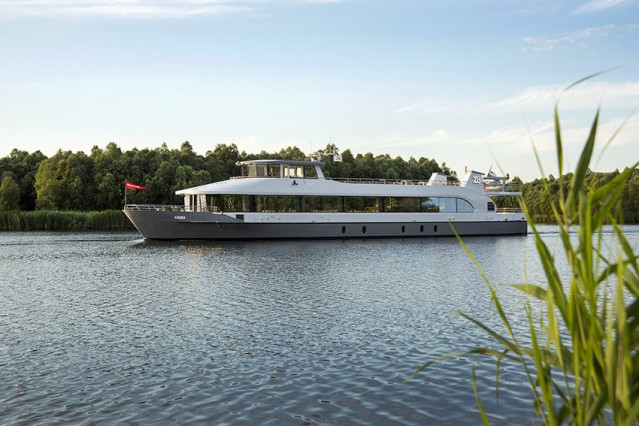Zilvermeeuw Drimmelen trouwschip in de Biesbosch