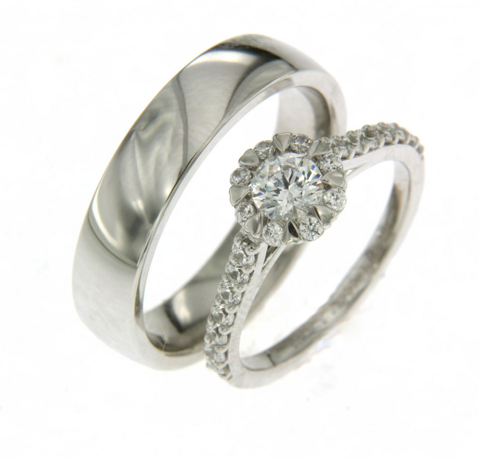een diamanten verlovingsring en trouwring