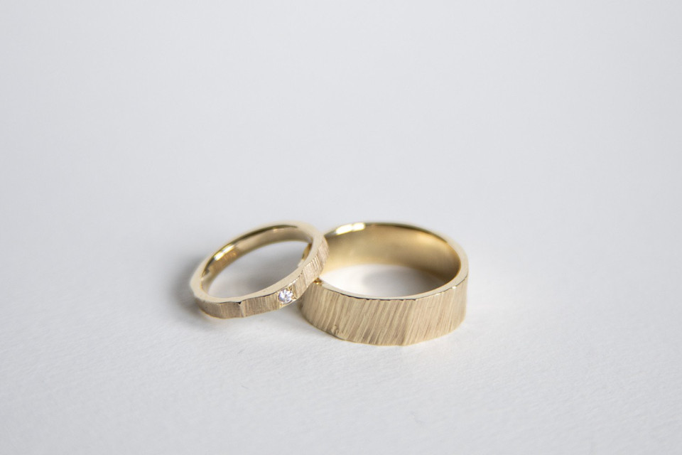 Trouwringen van Maja Lava jewellery details