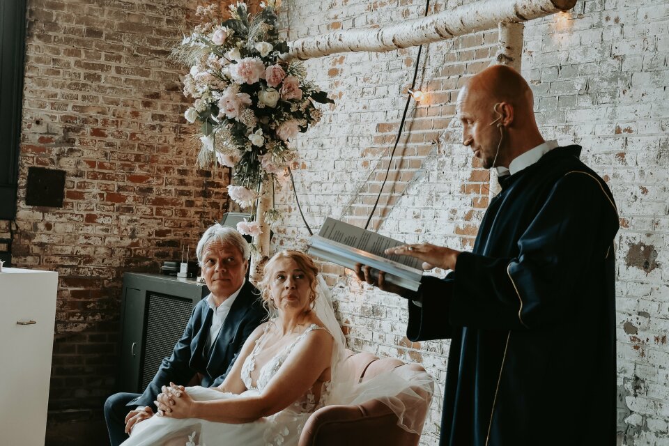 Trouwambtenaar Vows 'n Roses by De Nieuwe Dominee impressie 2