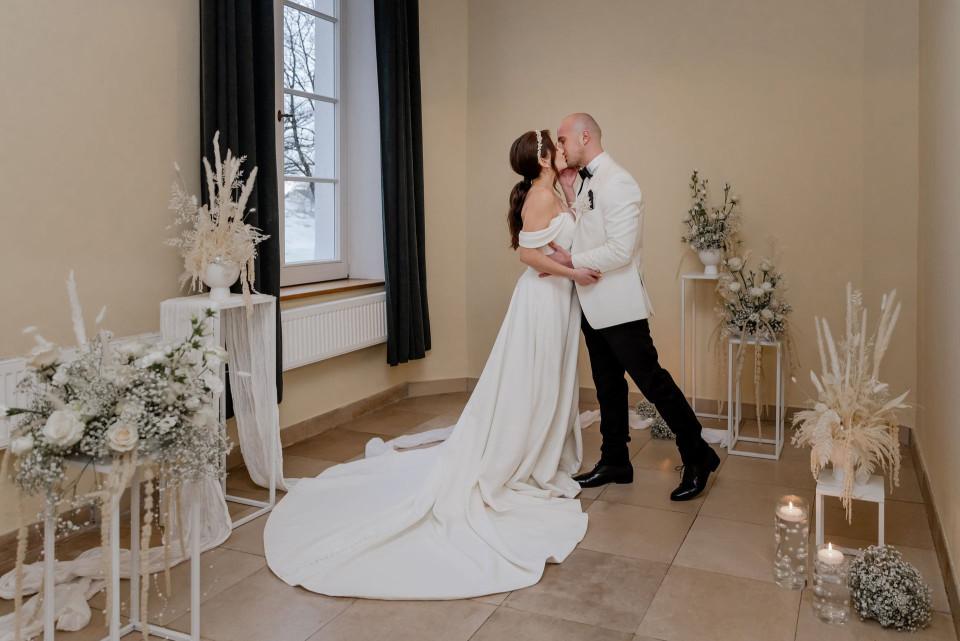 Trouwambtenaar grinskistla impressie 2