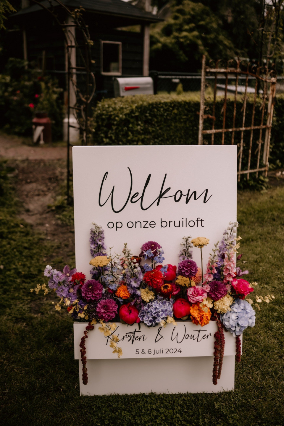 huwelijksbloemen in een doos