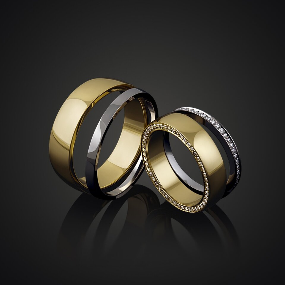 EN-22 - Elegante trouwringen zwart goud met kleine diamantjes