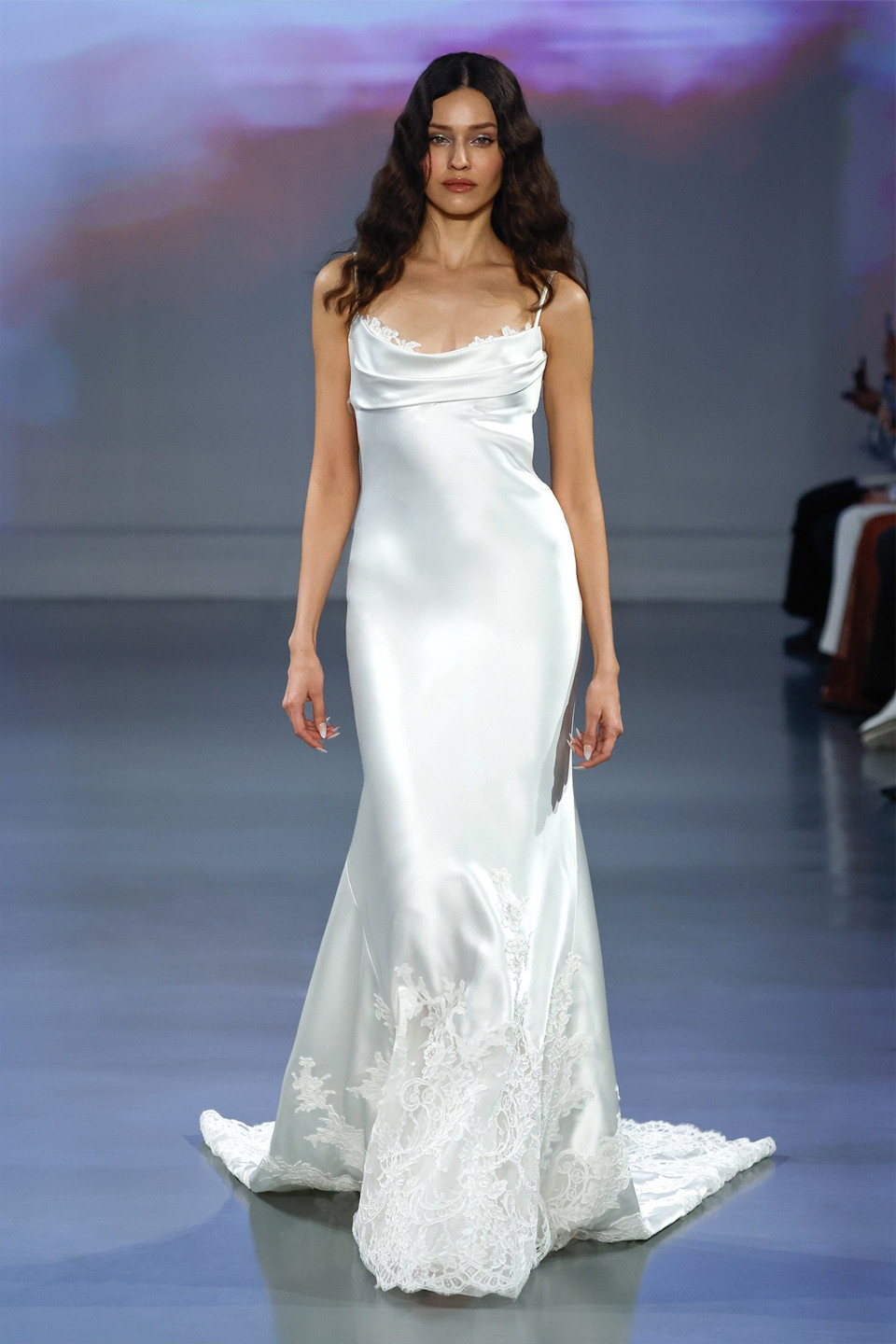 de trouwjurk van de nieuwe bruidscollectie van Jenny Yoo