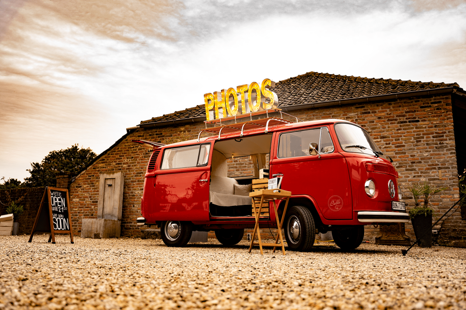 partials.profile.image_alts.hero_image