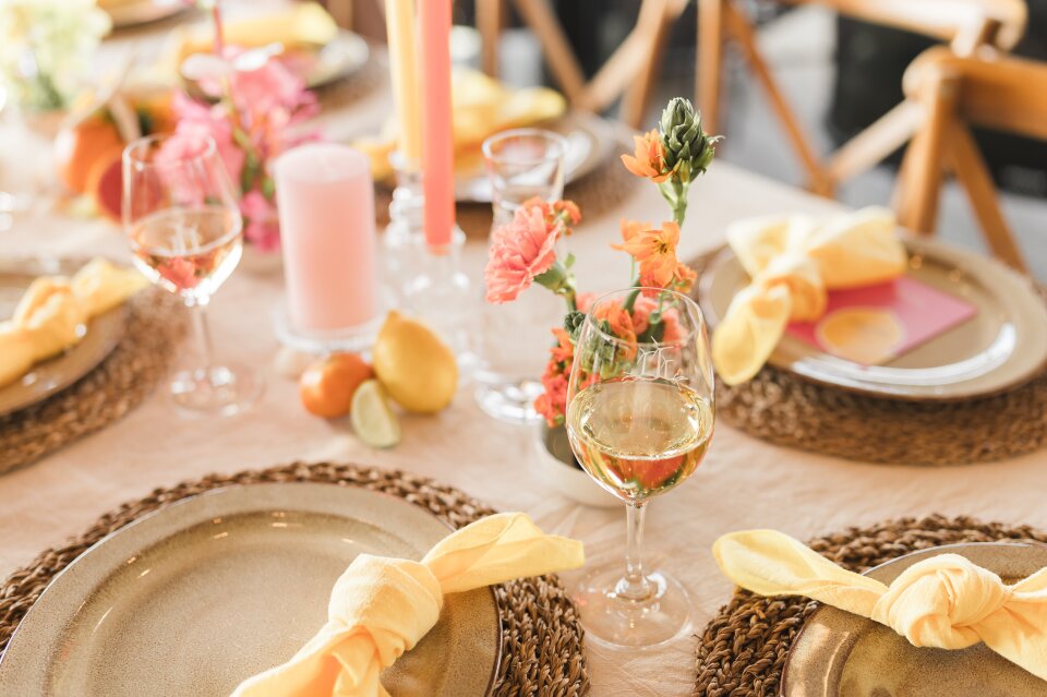 Realwedding: Zonnige kleuren bij een winterse zee - Product Decoratie 2