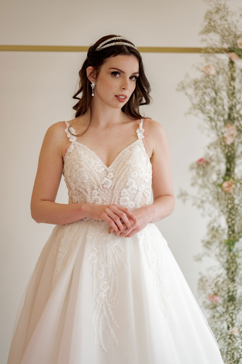 een prachtige bruid in een trouwjurk