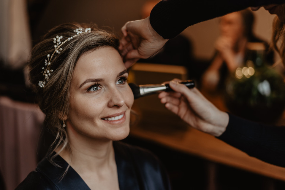 Tinka Macco Natural hair and make-up