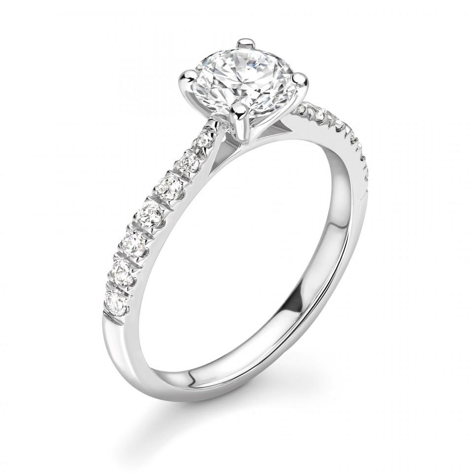 een verlovingsring met een briljant geslepen diamant