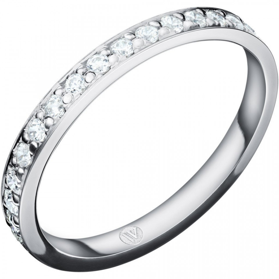 een diamanten eternity band in witgoud