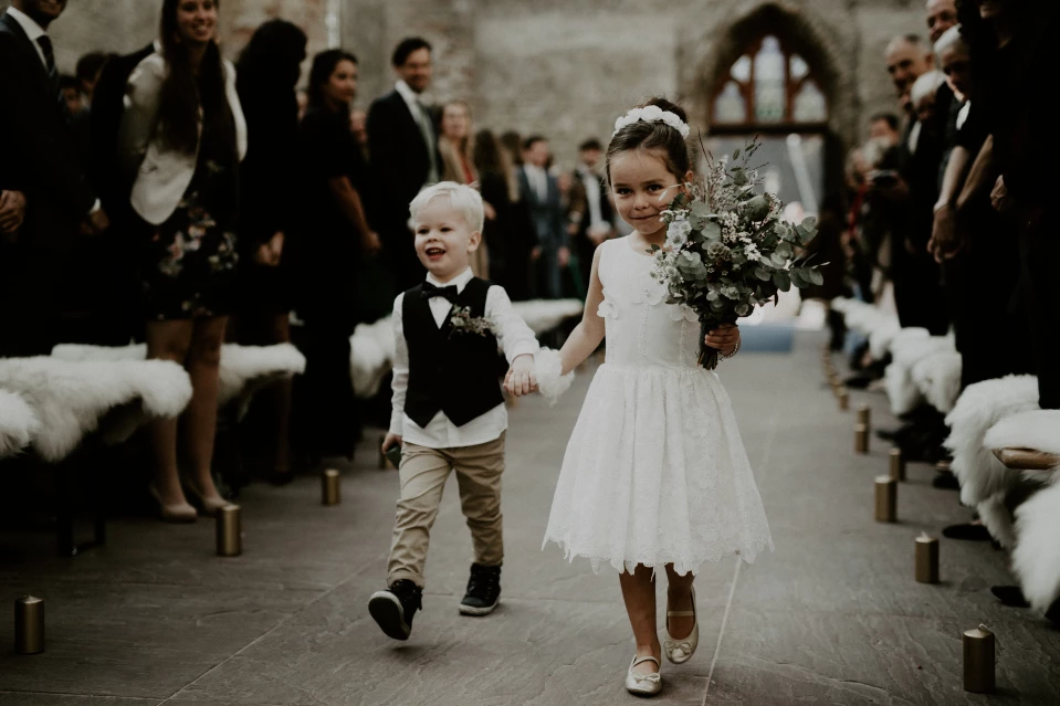 Blumenkinder für die Hochzeit