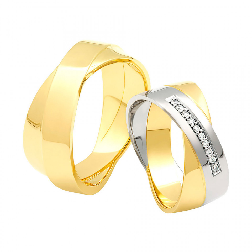 twee gele gouden trouwringen met diamanten