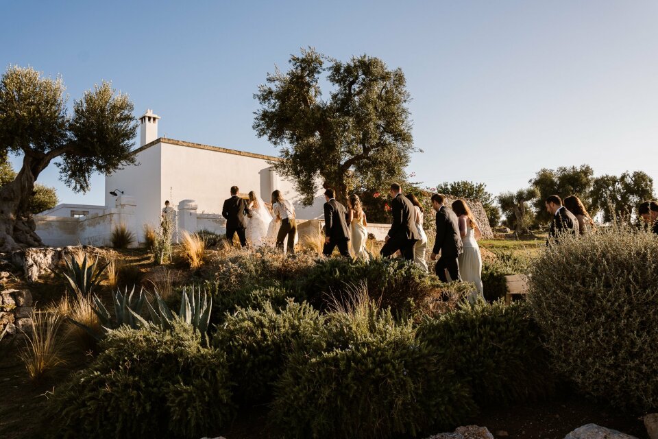 Dressy Casual Wedding Attire: What to Wear