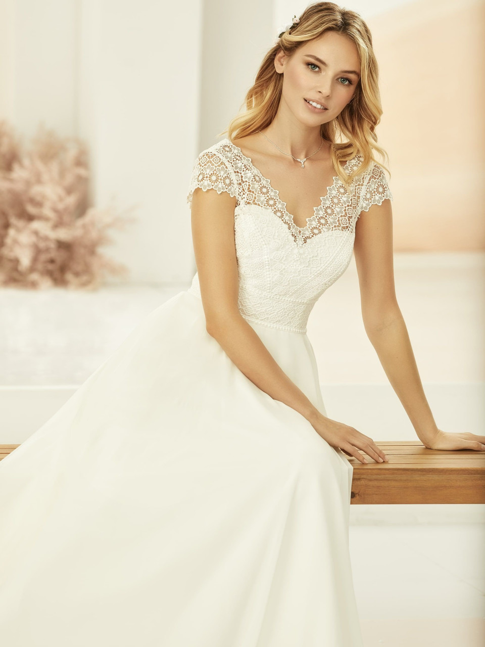 Trouwjurk passen bij Weddres Trouwmode