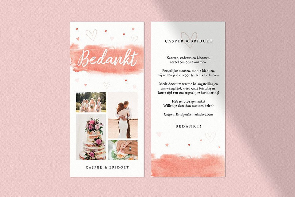 een roze bladwijzer met een foto van een bruiloft