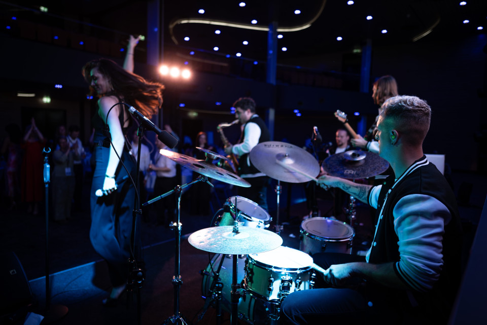 Muziek van Benga Party Band impressie 4