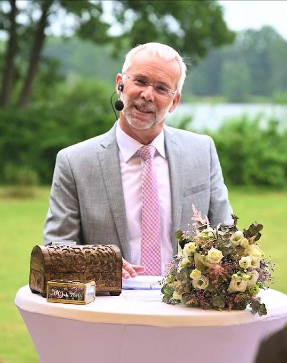 Trouwambtenaar Freie Trauung NRW - Bernd Schiele - Trauredner impressie 