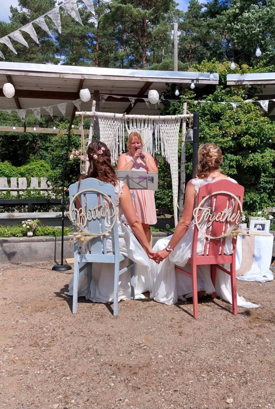 Trouwambtenaar Internationale Hochzeitsrednerin & Sängerin Anne Live! impressie