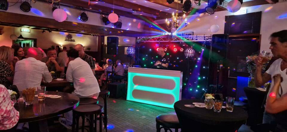 Muziek van Back in Time DJ's impressie