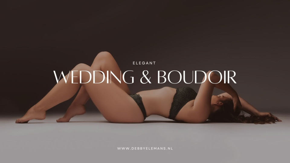 een vrouw in lingerie ligt op de vloer met de woorden trouw- en boudoir