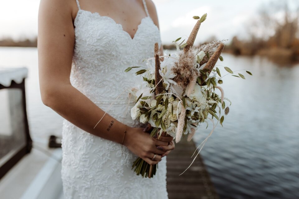 Modern boho boeket met een speelse, natuurlijke vorm